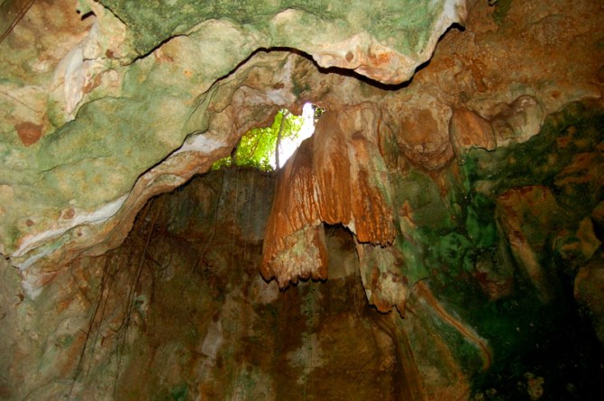 shimoni-cave