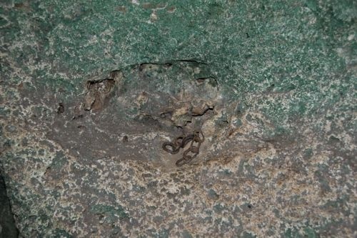 w171001_4516_shimoni-slave-caves_simoni-slave-caves-tether-point