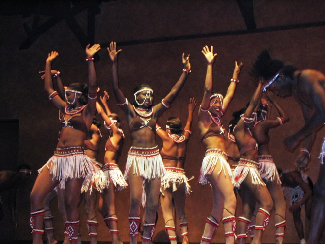 kenya_dance_bomas