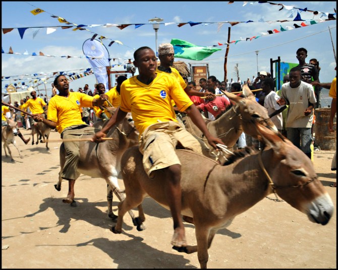 Lamu-Cultural-Festival-Donkey-Race
