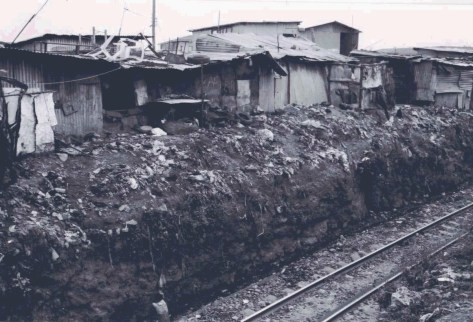 b&w kibera sewer railway