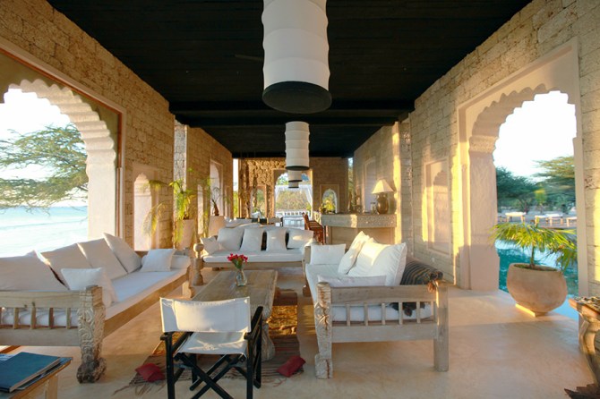 16-interior-majlis-pool-bar2